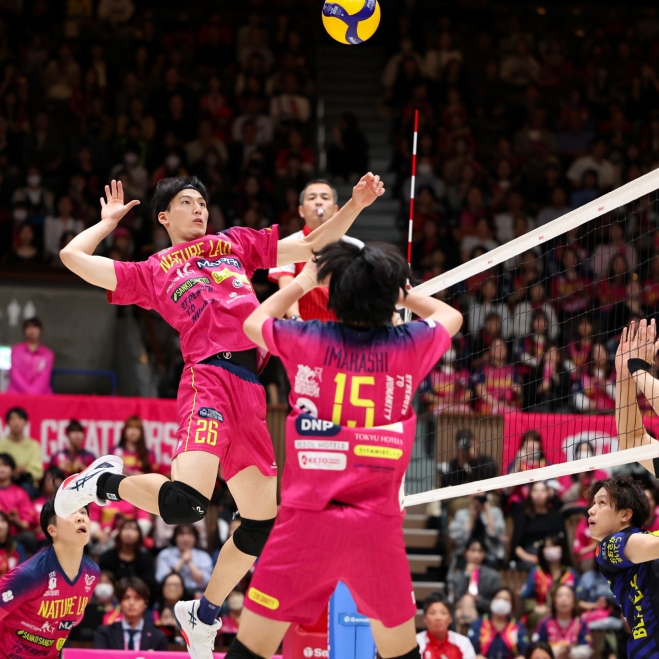 菲尔米诺：我很喜欢维尼修斯，但利物浦对阵皇马我希望红军赢