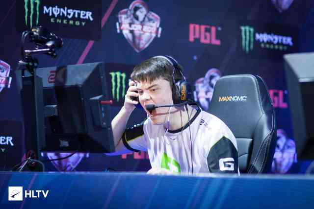 纳战术和球 纳战术和球