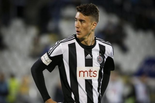 前曼城中卫 前曼城中卫